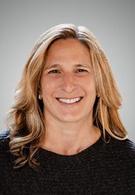 Leslie Largay headshot