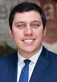 Karol Grzesiak headshot