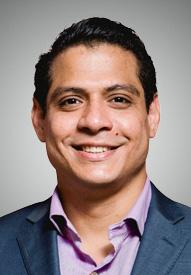 Oscar Martinez Baez headshot