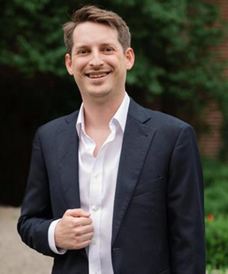 Alton OShields headshot