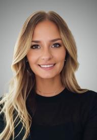 Amanda Shelton headshot